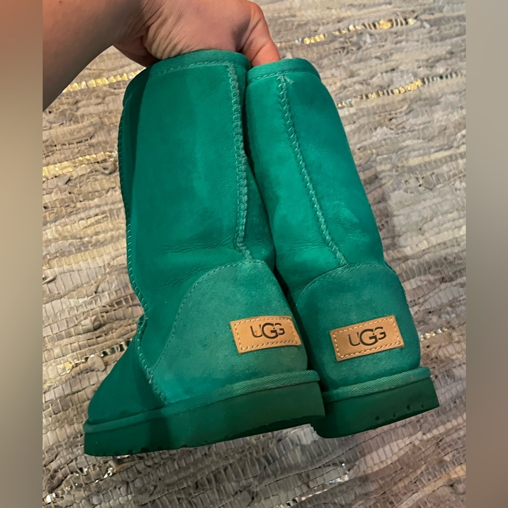 Emerald green Ugg short boots